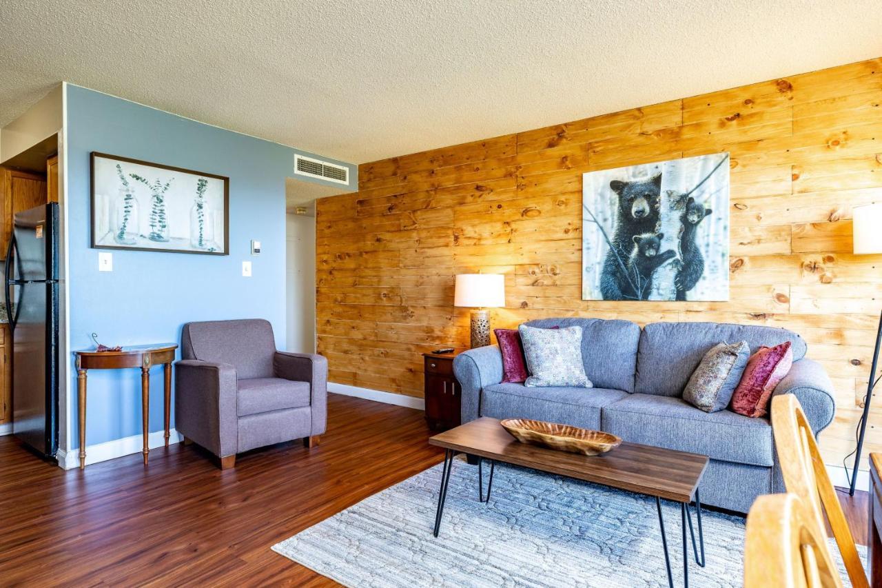 Wow Views!!-Mountain Escape-Outdoor Pool-Close To Downtown-Wifi-Cable-Private Balcony Gatlinburg Exterior foto