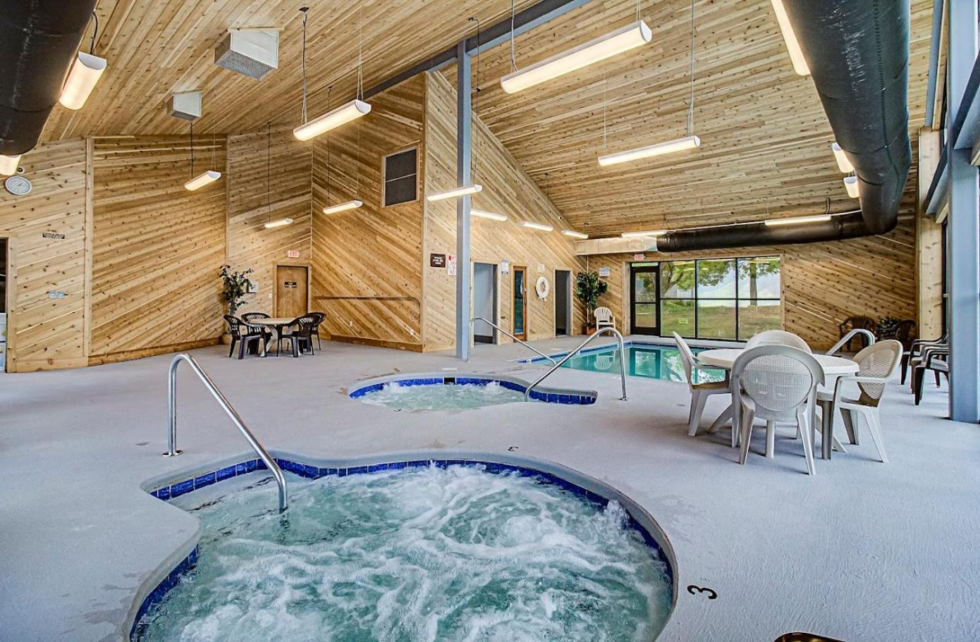 Wow Views!!-Mountain Escape-Outdoor Pool-Close To Downtown-Wifi-Cable-Private Balcony Gatlinburg Exterior foto